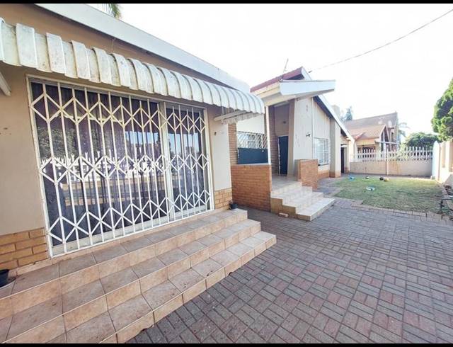 4 BEDROOM HOUSE FOR SALE IN LAUDIUM